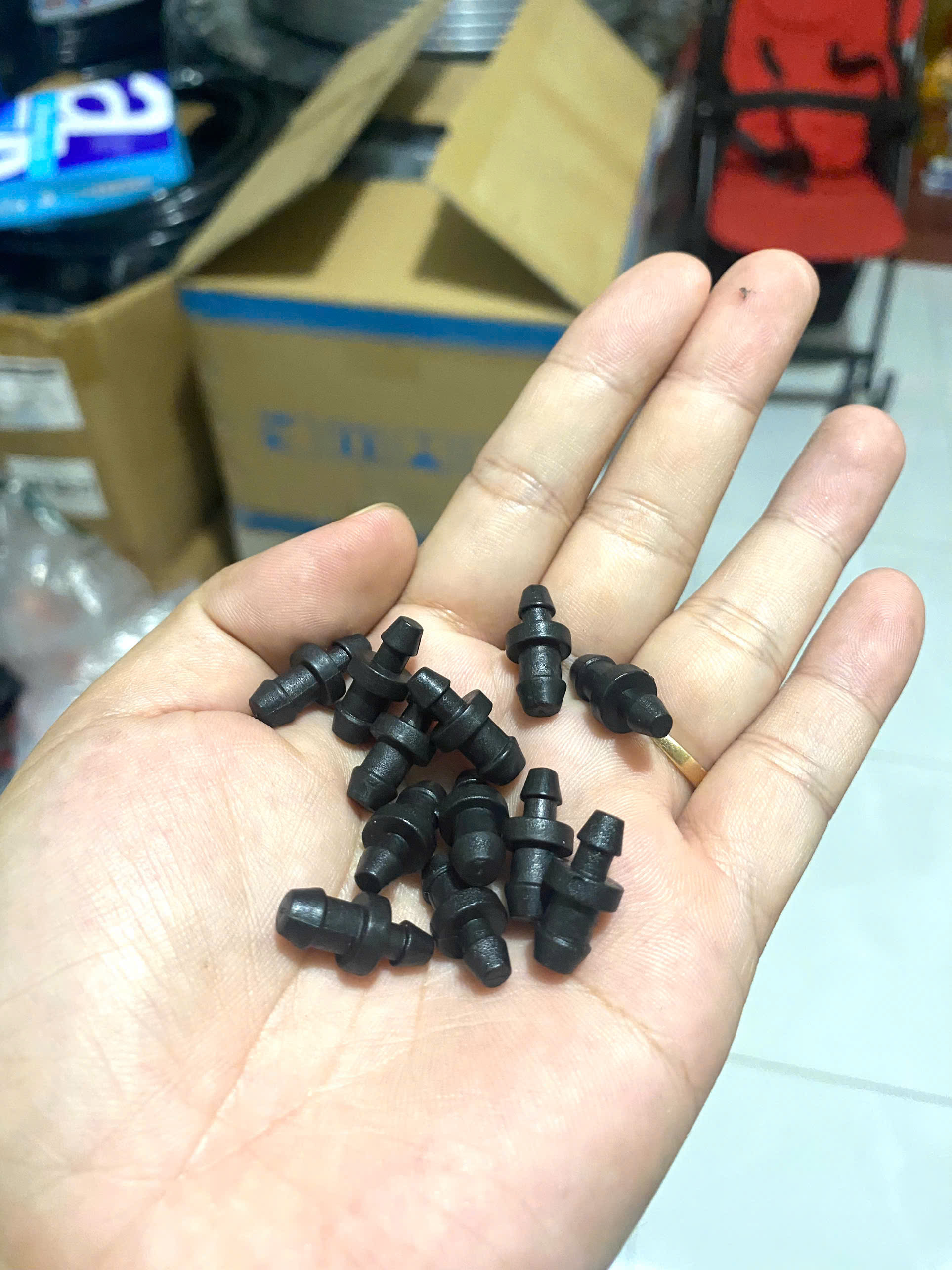 Bịt ống 6mm, 8mm màu đen