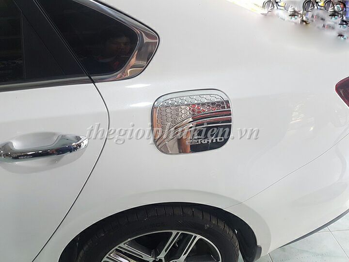 Ốp nắp bình xăng Kia Cerato 2019 mạ Crom