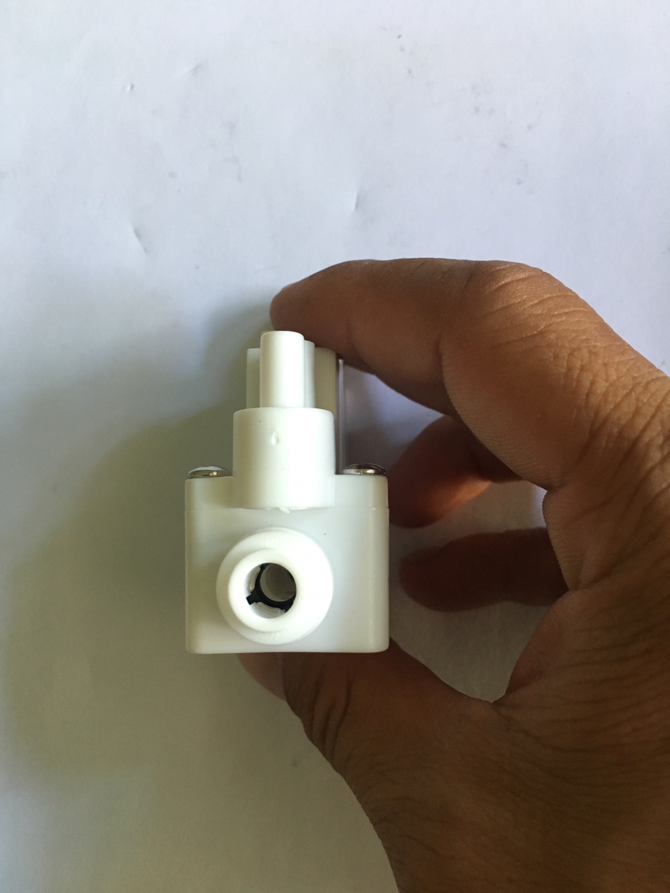 VAN ÁP CAO DÙNG CHO MÁY LỌC NƯỚC.DÙNG DÂY 6 LY.