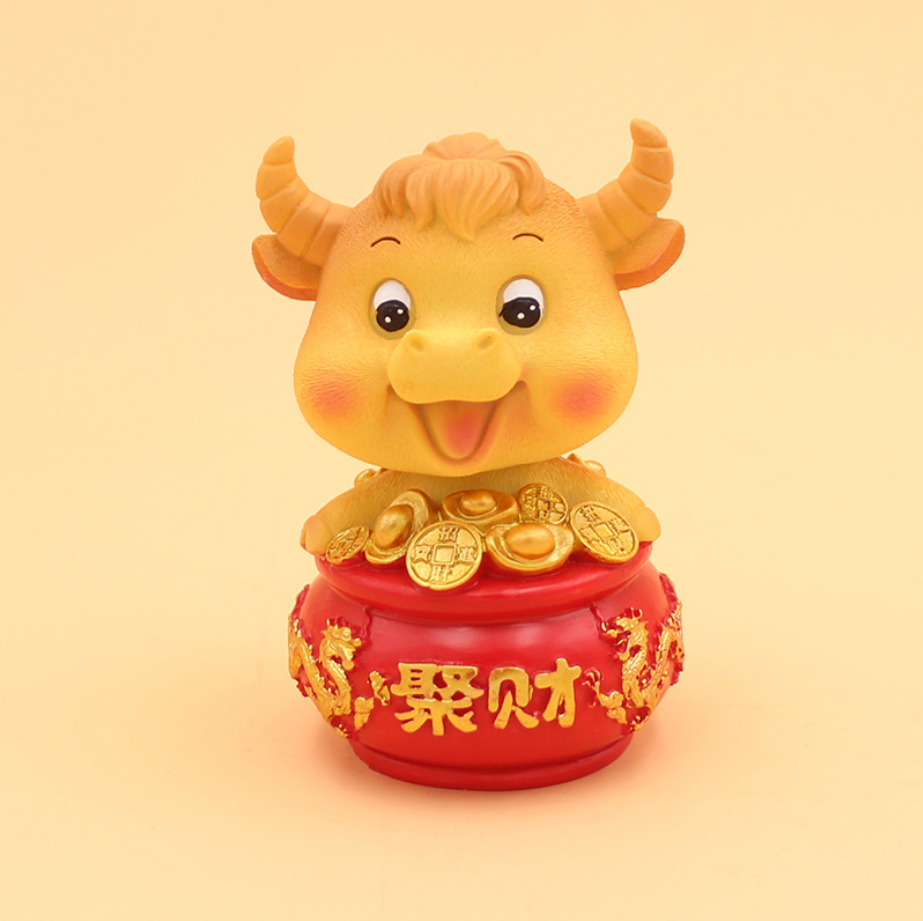 Tượng Trâu vàng phong thủy trang trí ô tô để bàn làm việc - Chú trâu vàng chăm chỉ mang đến công việc thuận buồm xuôi gió