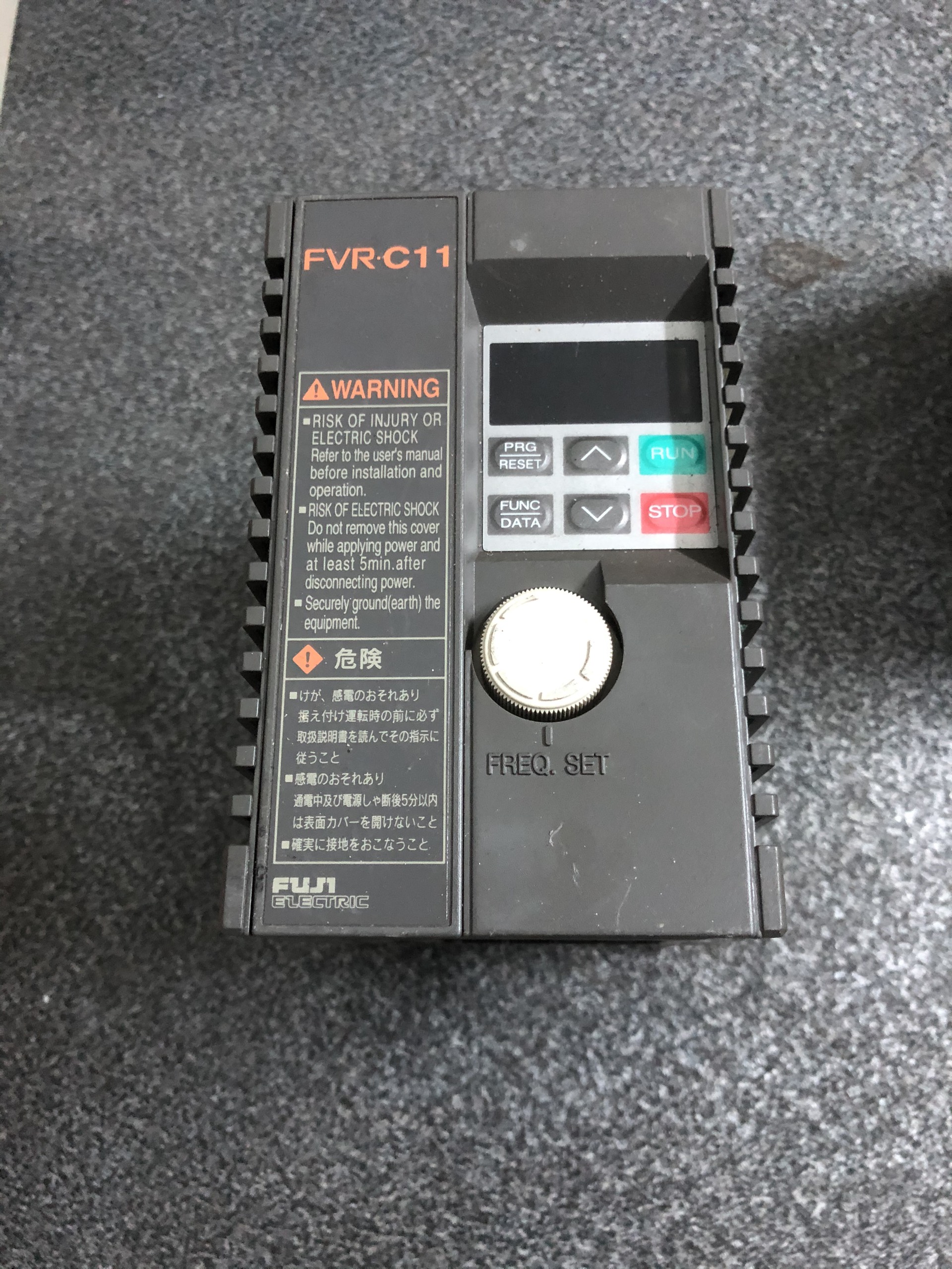 Biến tần Nhật cũ Fuji vào 1pha 220V ra 3pha 220V