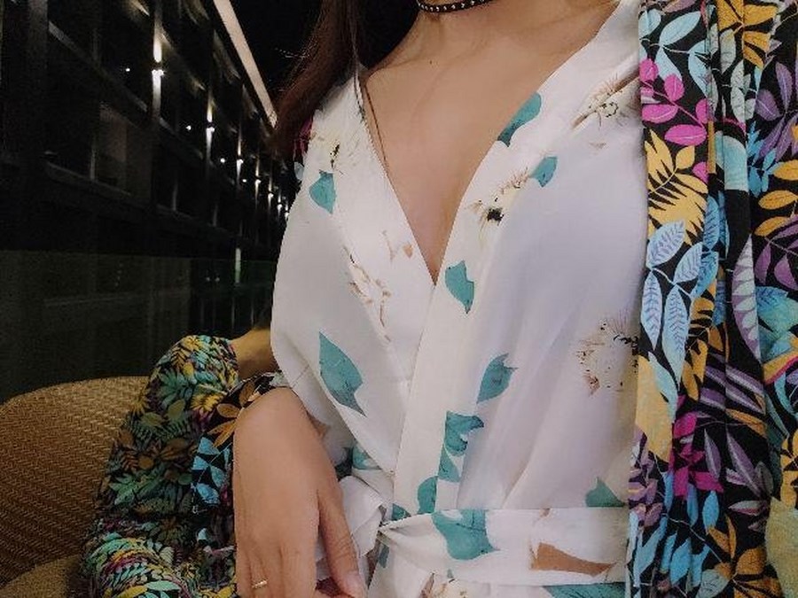 Áo Choàng Ngủ Hoa Kimono 5034 (Tặng Kèm Quần lót Lọt Khe Siêu Xinh)
