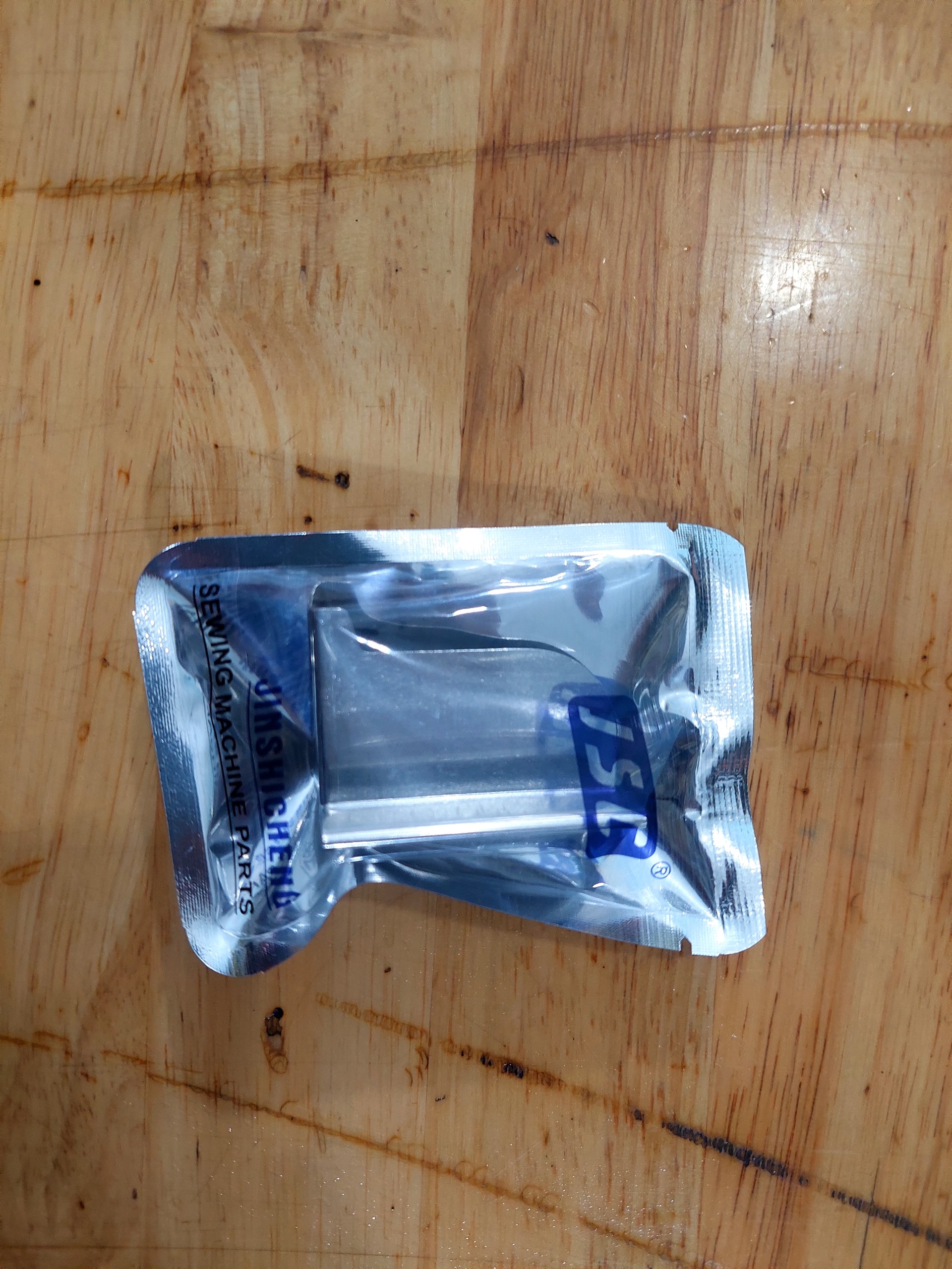 cữ chống lẹm máy vắt sổ