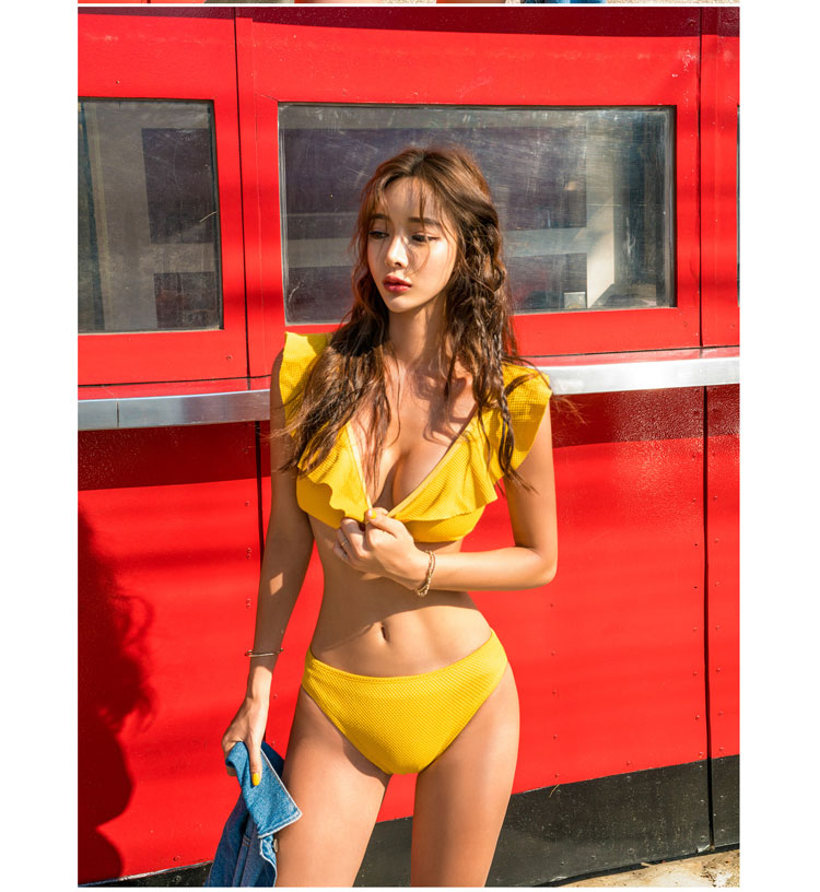 Bikini 2 mảnh ngực cánh tiên bánh bèo