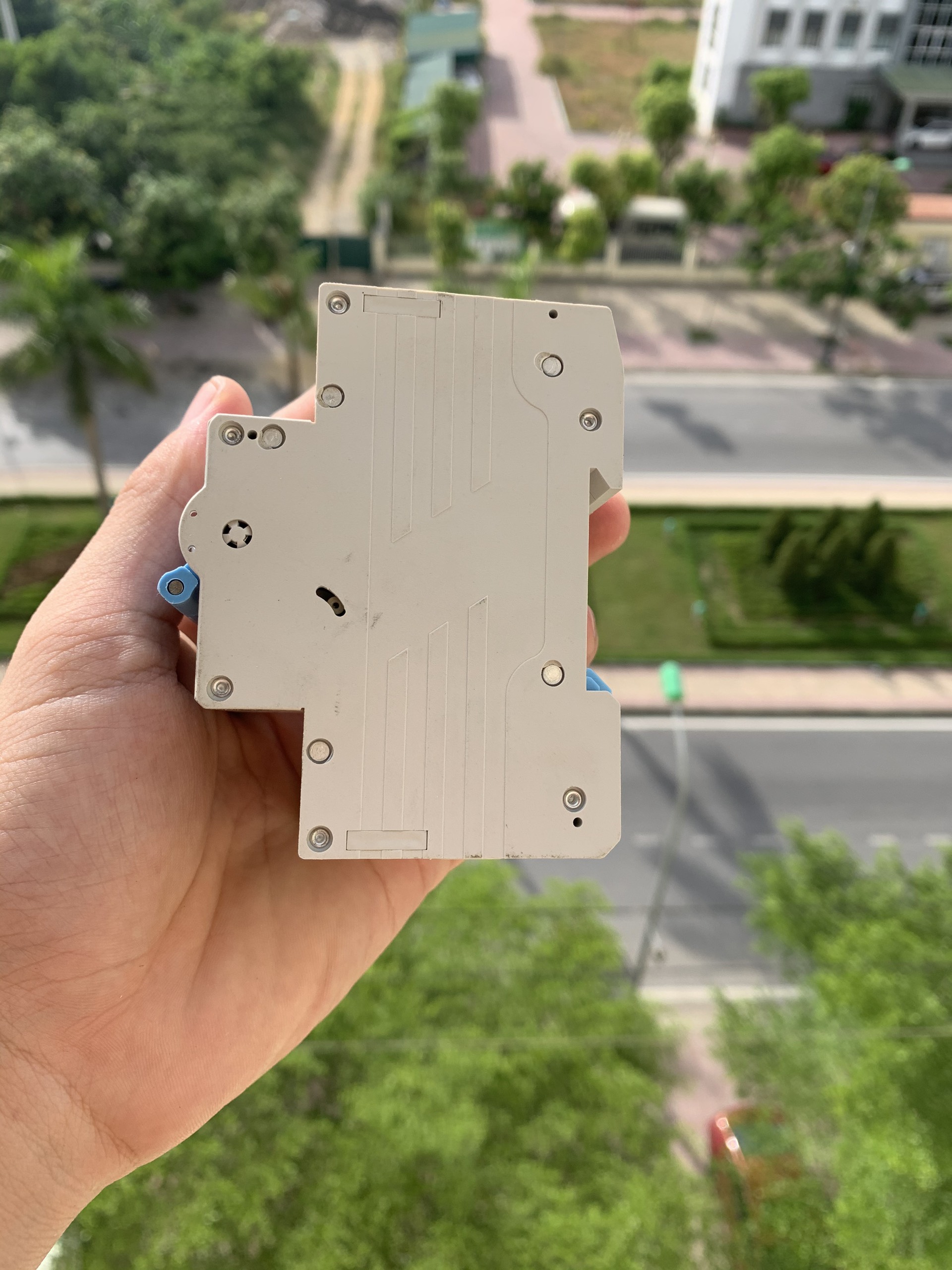 APTOMAT TUYA  ZIGBEE 63/40A CO ĐO SỐ ĐIỆN THEO THÁNG 2021