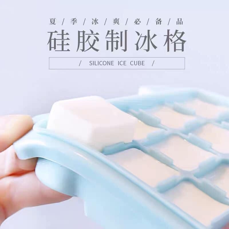 KHAY LÀM ĐÁ SILICON CÓ NẮP