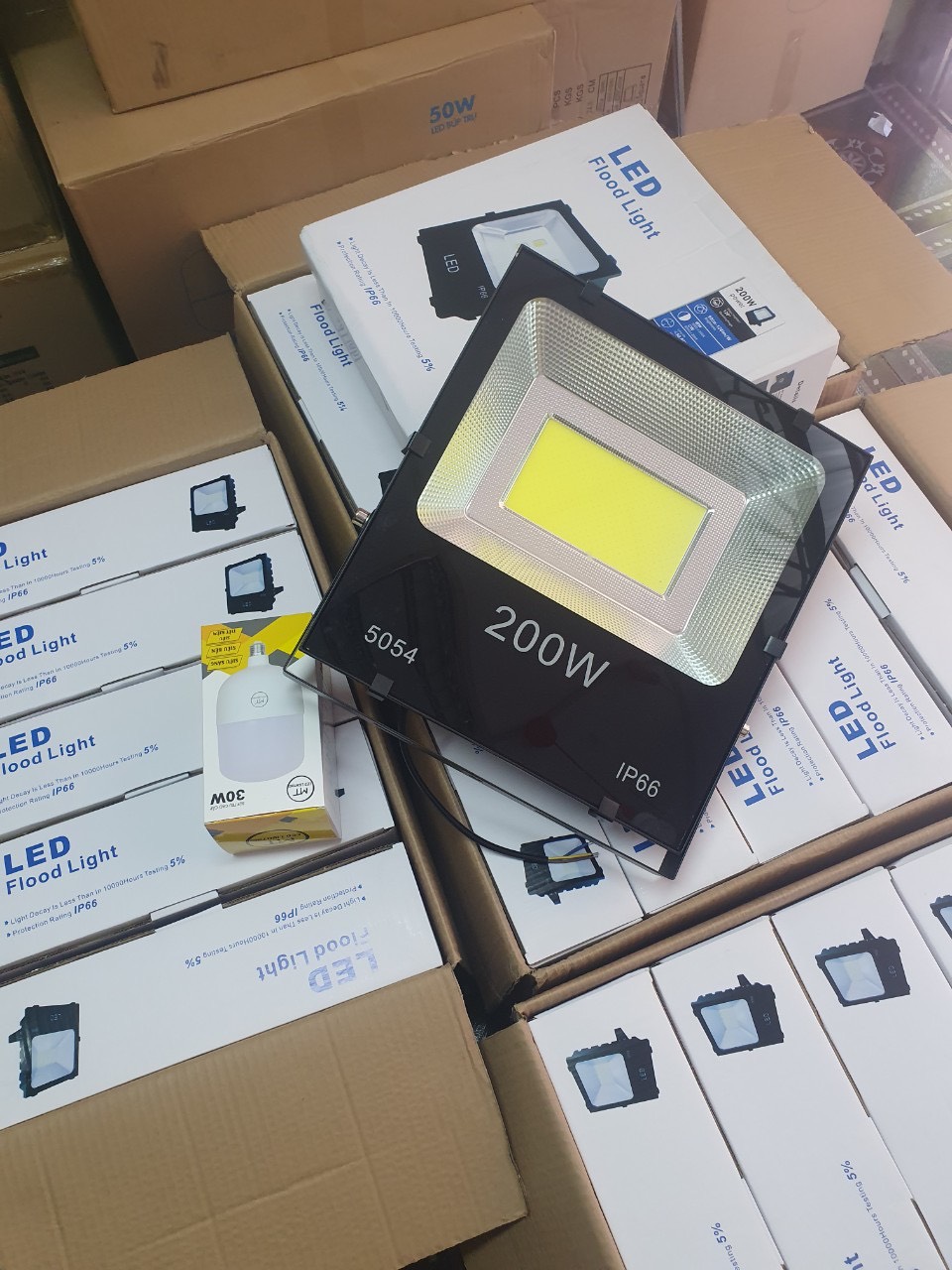 ĐÈN PHA LED COB IP66,3000K
