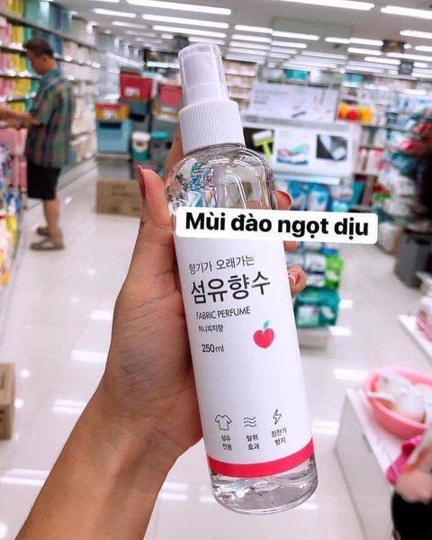 [HCM]Xịt Thơm Quần Áo Fabric Perfume Hàn Quốc 250ml
