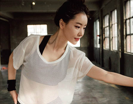 Áo croptop lưới thể thao mỏng cho nữ màu trắng