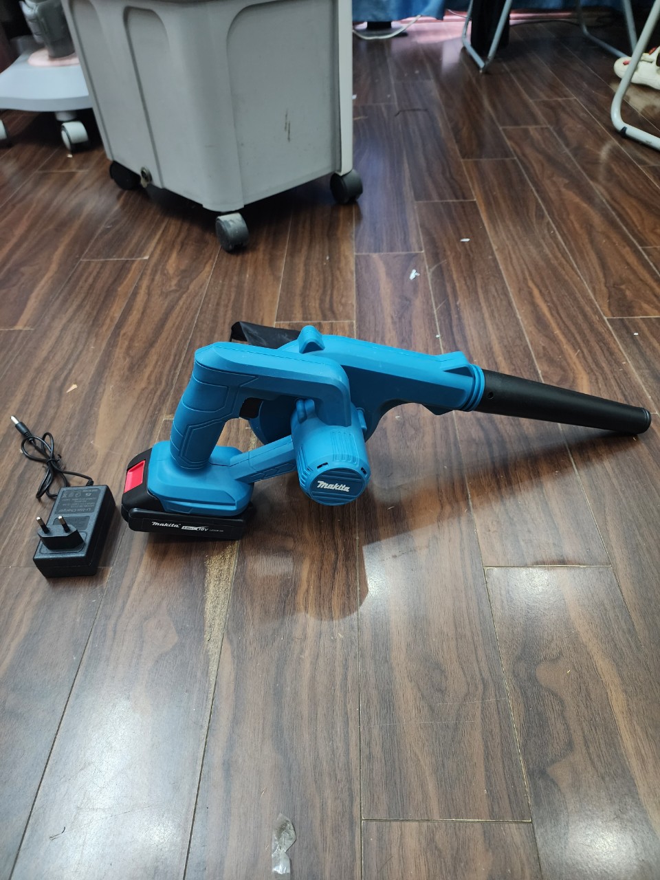 Thân máy thổi bụi pin Makita