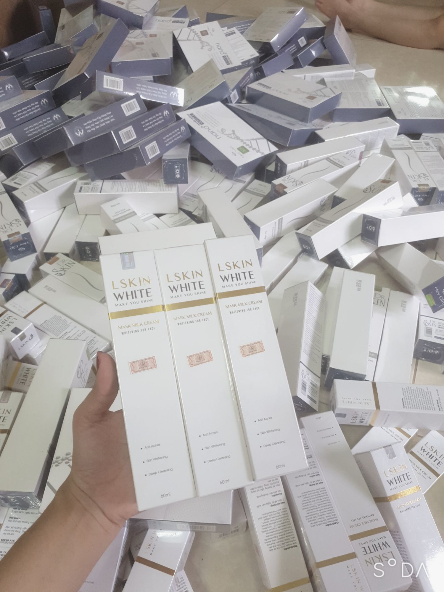 Ủ KÉN TẰM - DƯỠNG TRẮNG LÀM ĐỀU MÀU DA