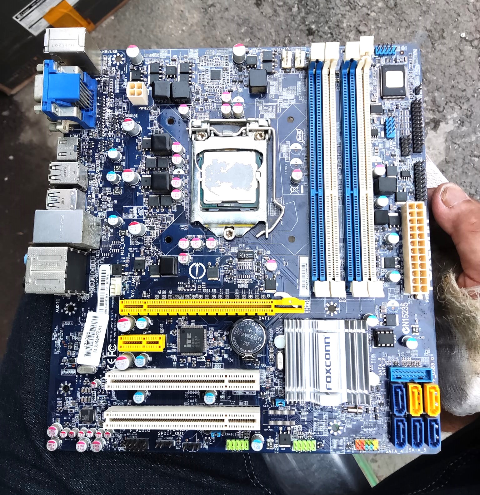 Bo mạch chủ Gigabyte Z77, Foxconn H77 phân khúc tầm cao của socket 1155 4 khe Ram, tặng kèm keo tản nhiệt