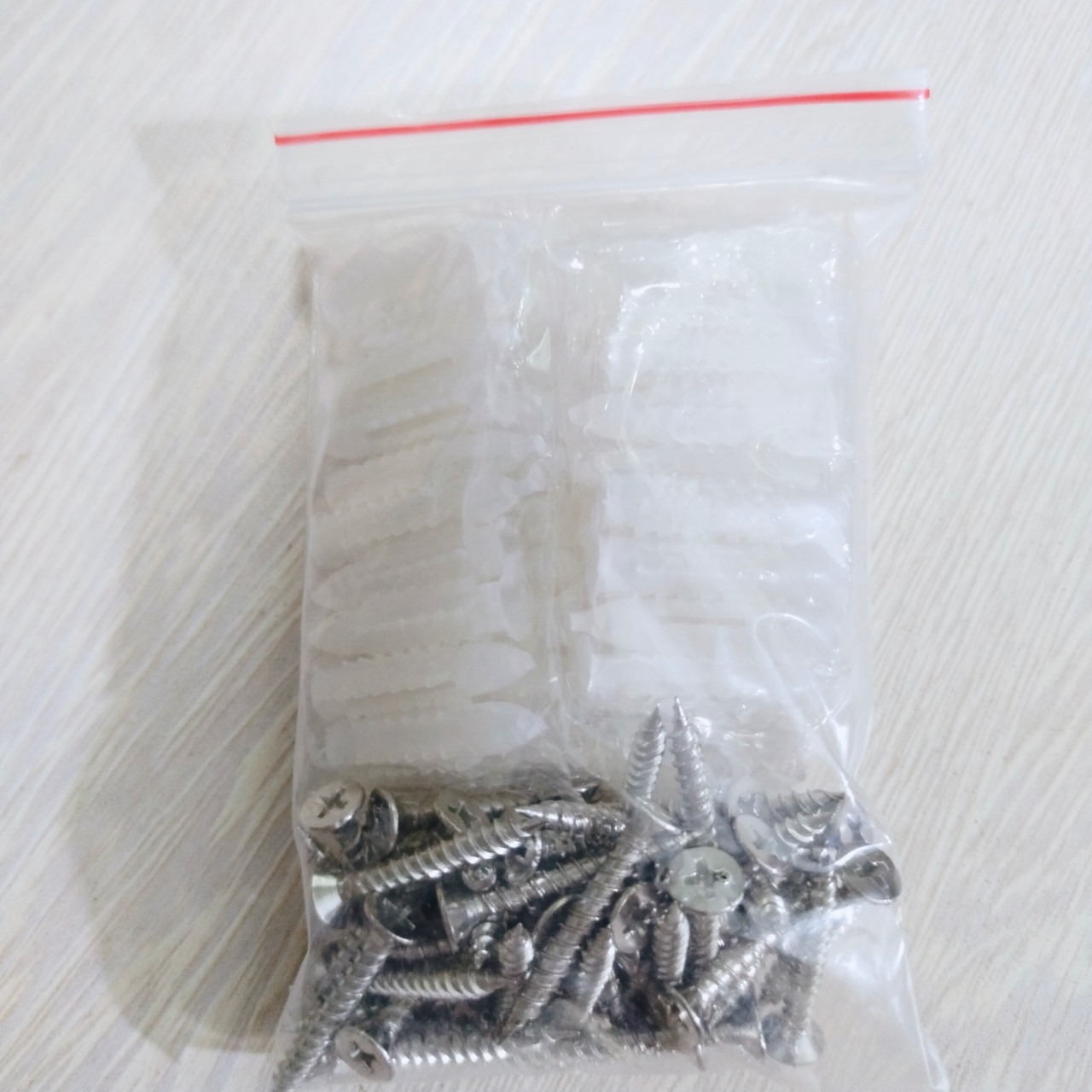 Vít Inox 3cm  kèm nở nhựa ( 1 túi ~ 50 vít)