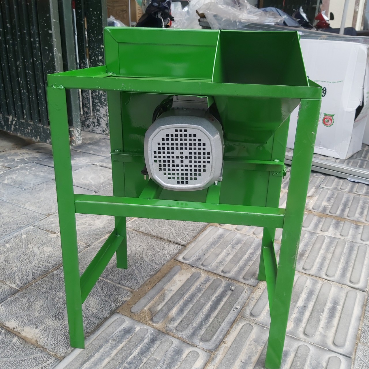 Máy thái chuối băm cỏ cho bò tại Thái Bình