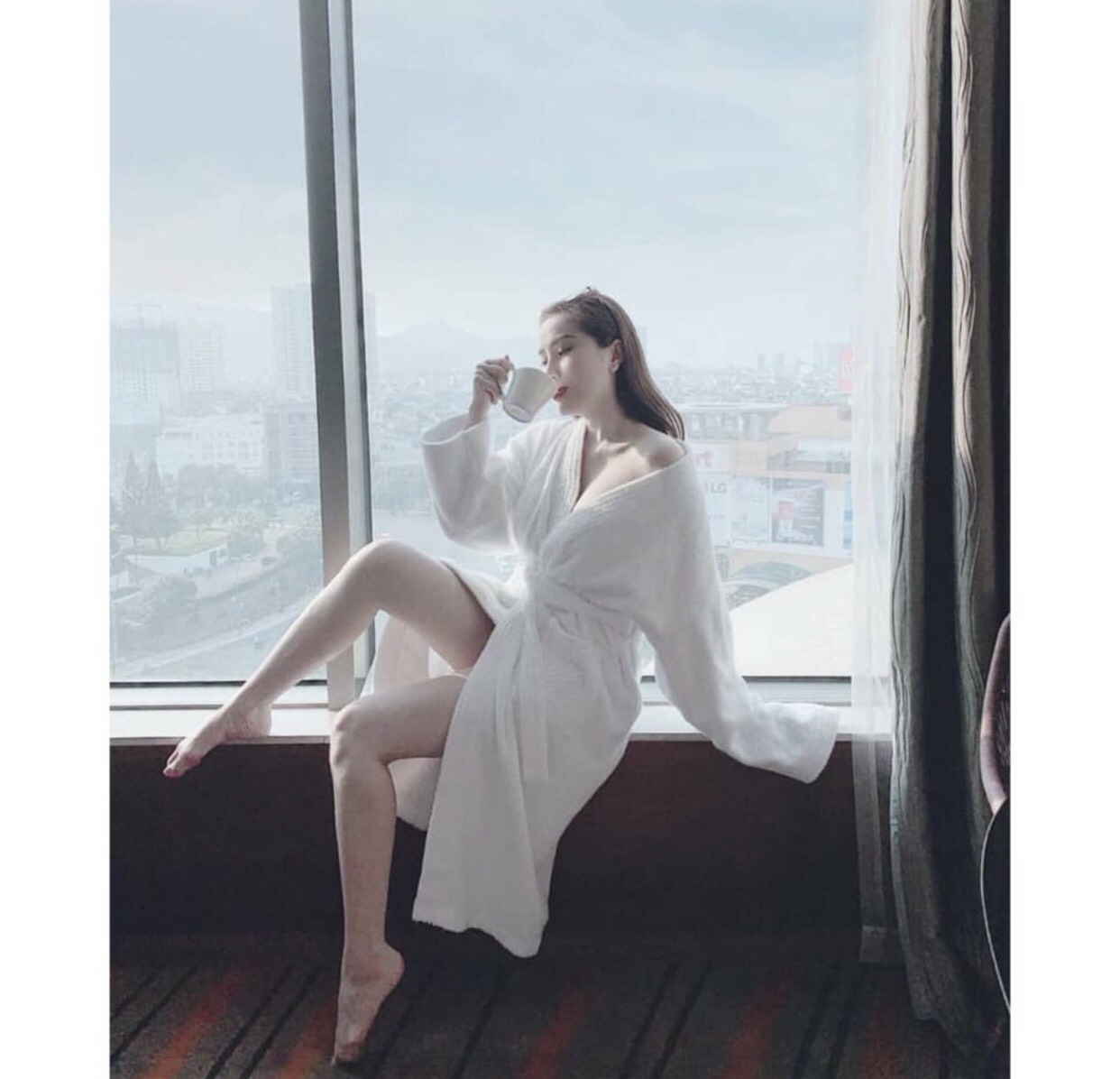 ÁO CHOÀNG TẮM TỔ ONG MÀU TRẮNG