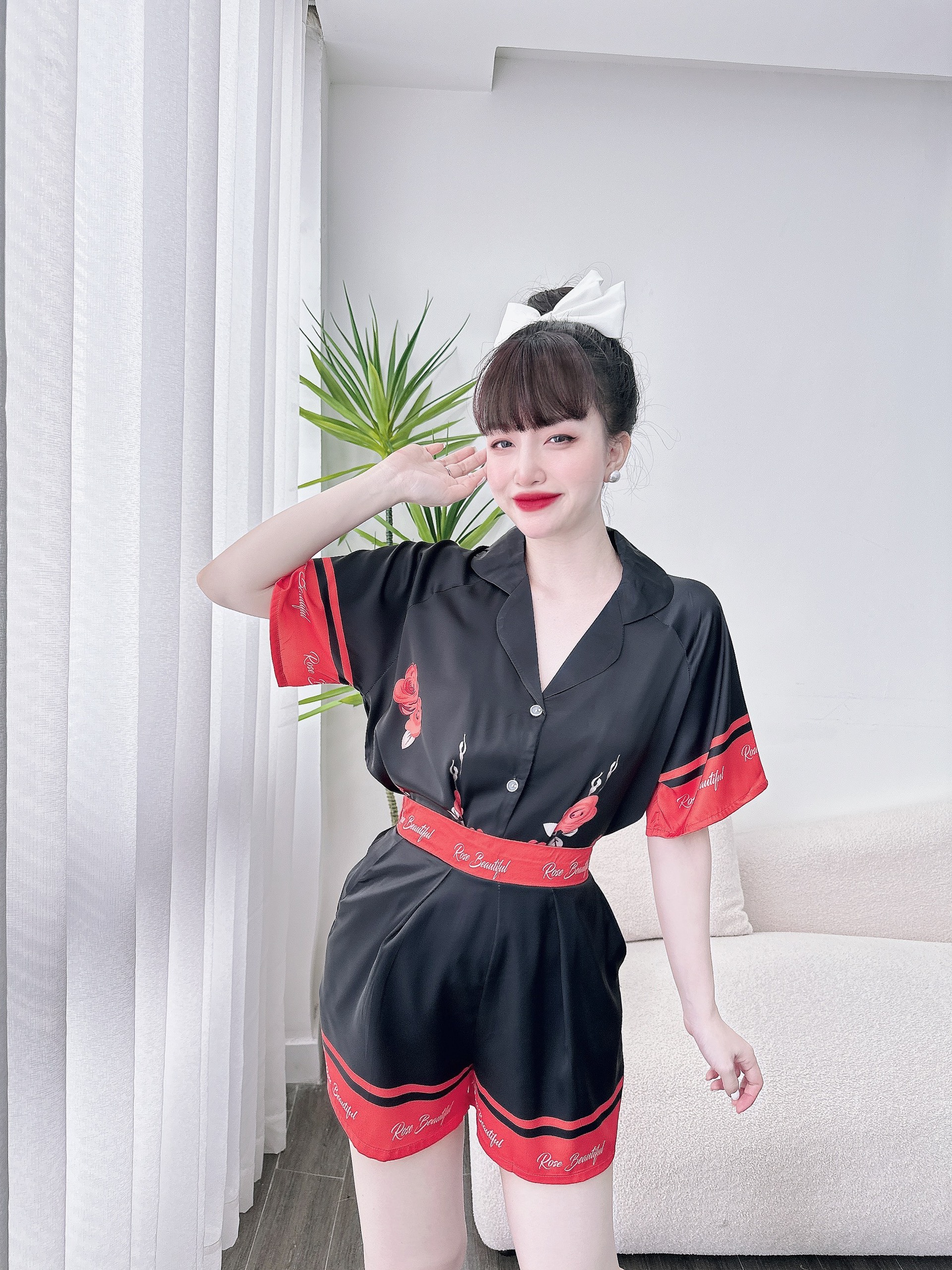 Bộ lụa đùi in họa tiết sang trọng