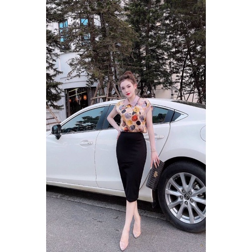chân váy công sở dáng ôm xẻ tà khóa sau