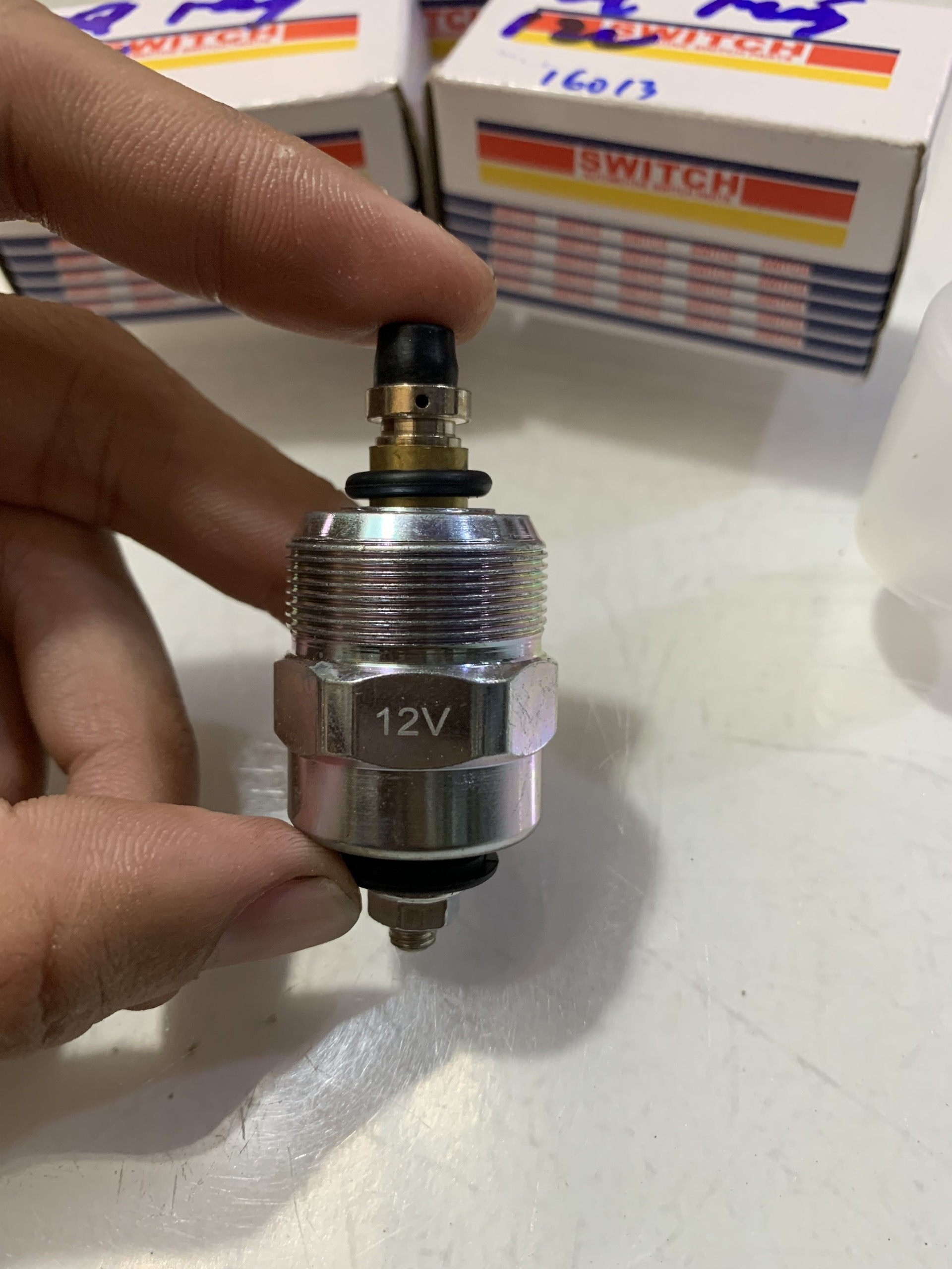 Van tắt máy/ van đóng mở cửa dầu bơm cao áp 12v huyndai 1 tấn, kia 1.4 tấn