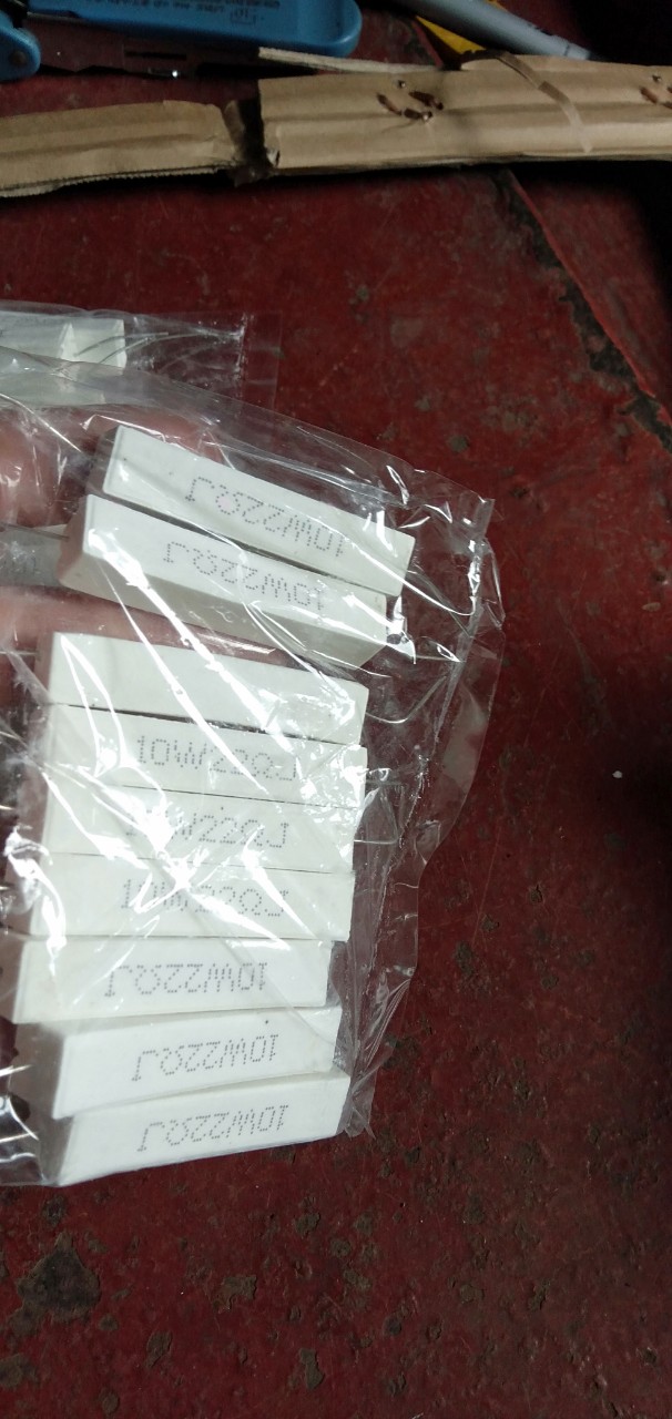 10 điện trở sứ 22 om 10w