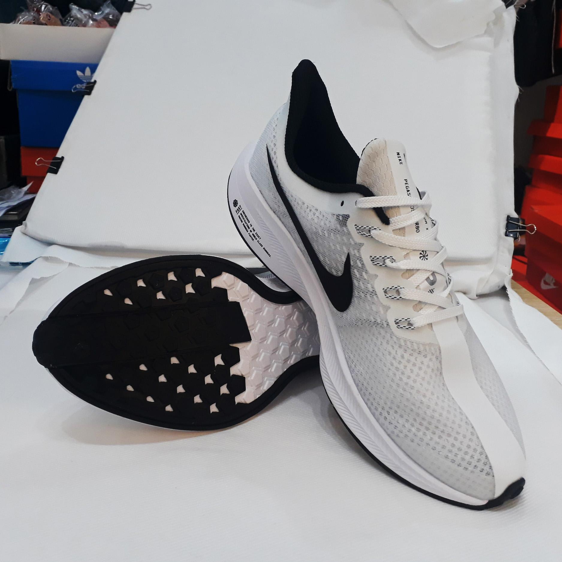 Giày Sneaker Zoomx Pegasus 35 Turbo 2.0 white/black