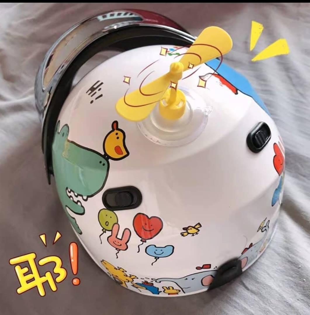 [HCM]COMBO 2 CHONG CHÓNG GẮN MŨ BẢO HIỂM SIÊU CUTE