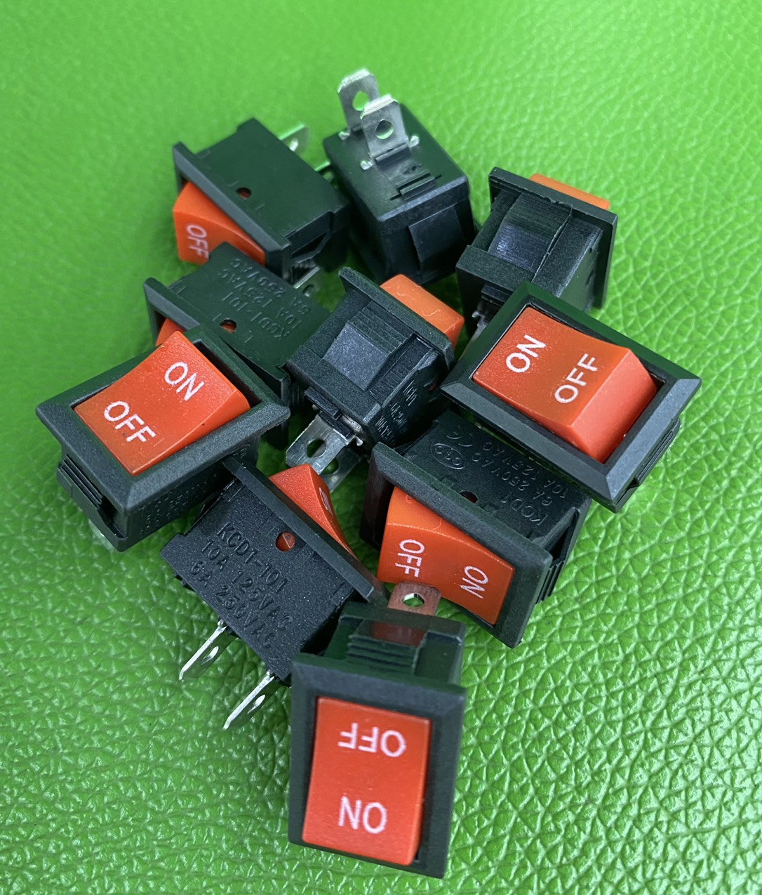 Combo 10 Công tắc bập bênh 2 chân