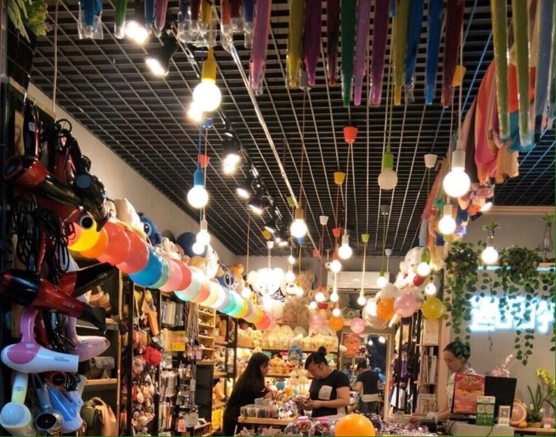 DÂY ĐUI ĐÈN TRANG TRÍ 1 MÉT NHIỀU MÀU - ĐUI E27