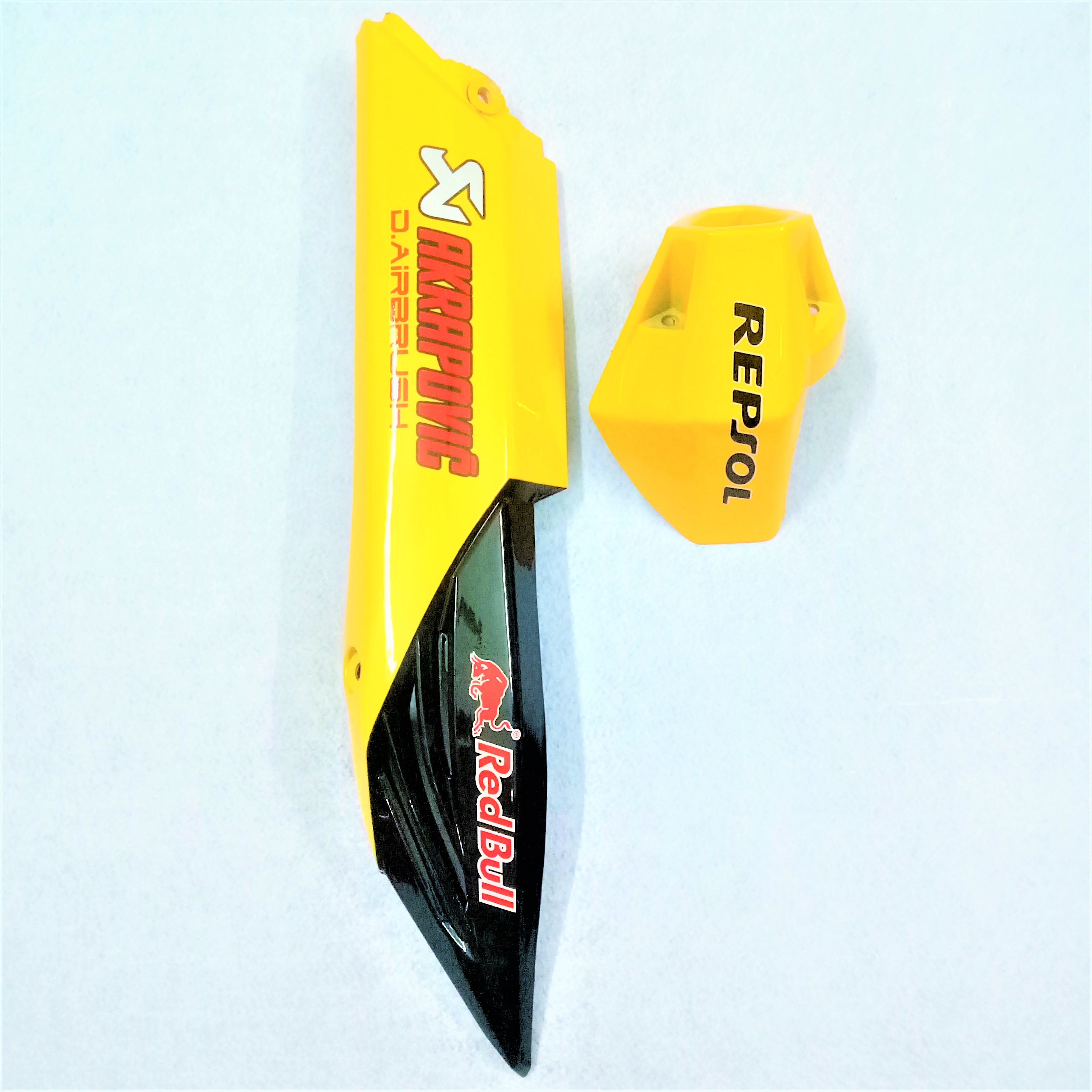 Bộ ốp pô Winner v1 màu vàng đen ( thân pô + chụp pô )