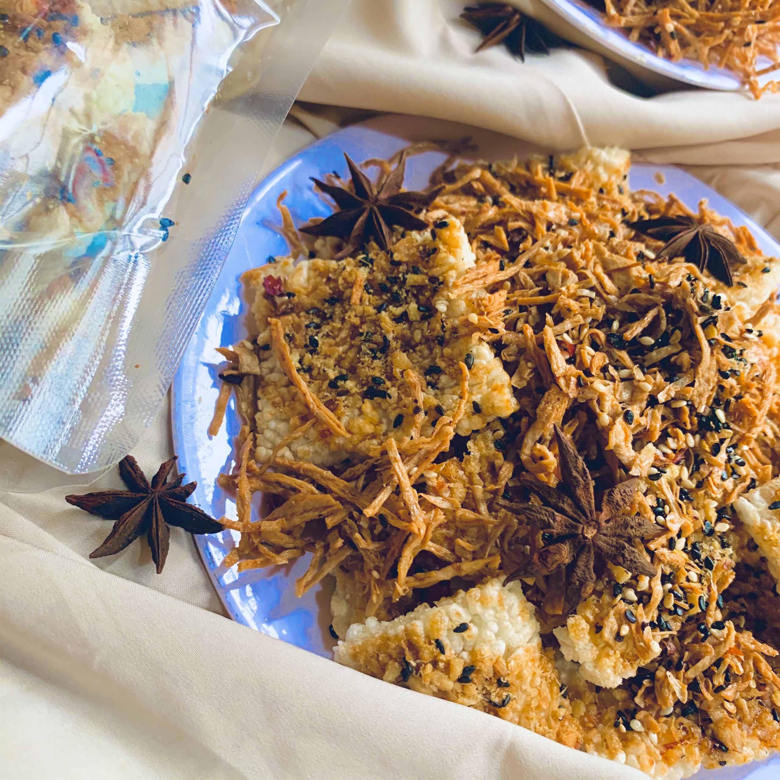 Cơm Cháy Tứ Xuyên Lắc Khô - Đồ Chay (13-15 bánh kèm sợi tứ xuyên)