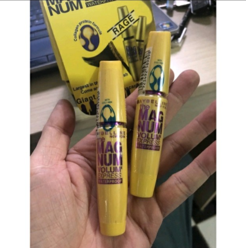 Mascara vàng Maybeline làm mi dày, dài thêm