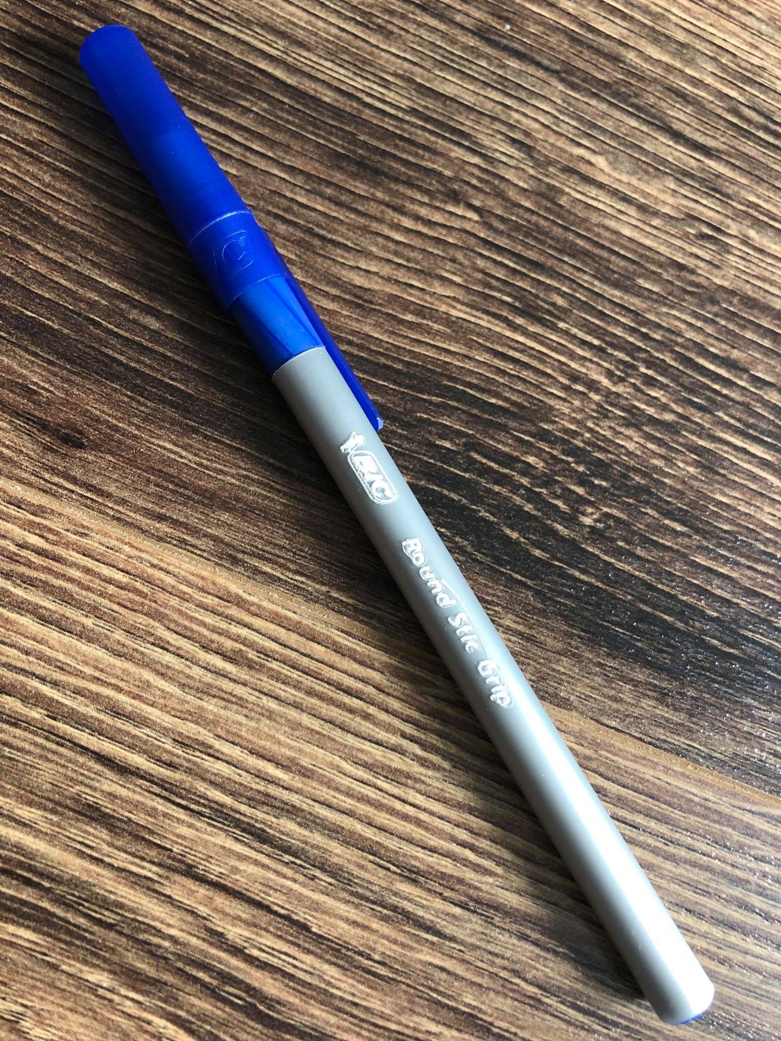4 bút BIC xanh grip pen tapping