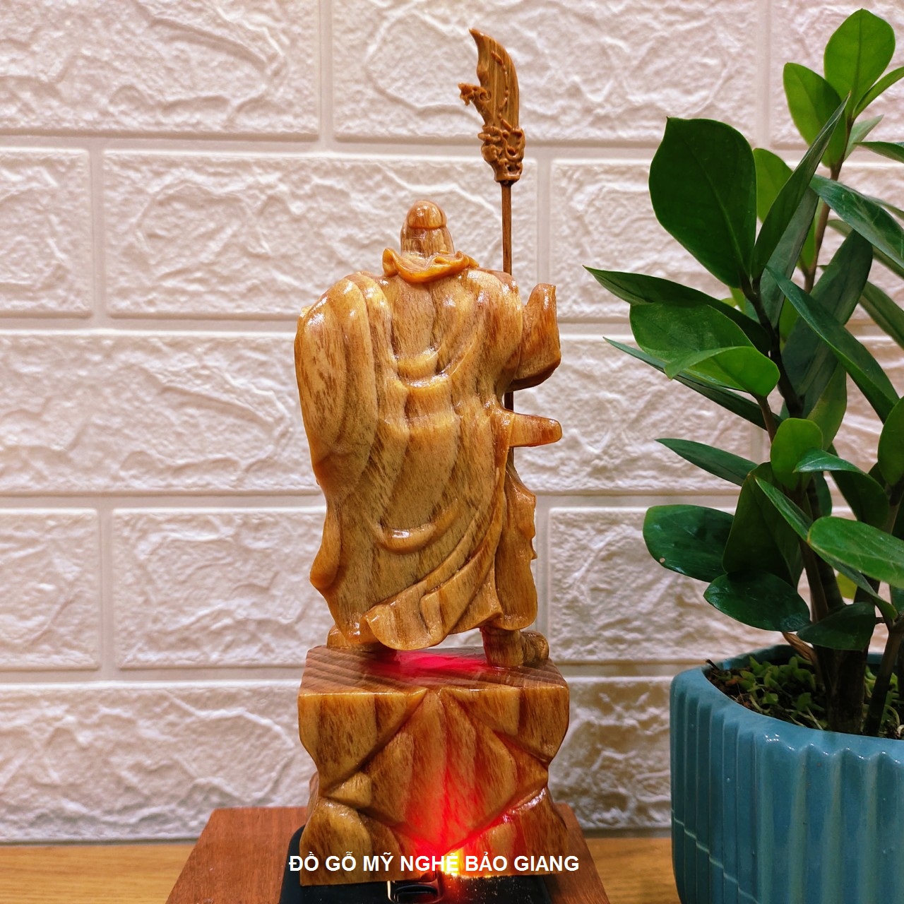 Tượng quan công gỗ huyết long cao 20 cm