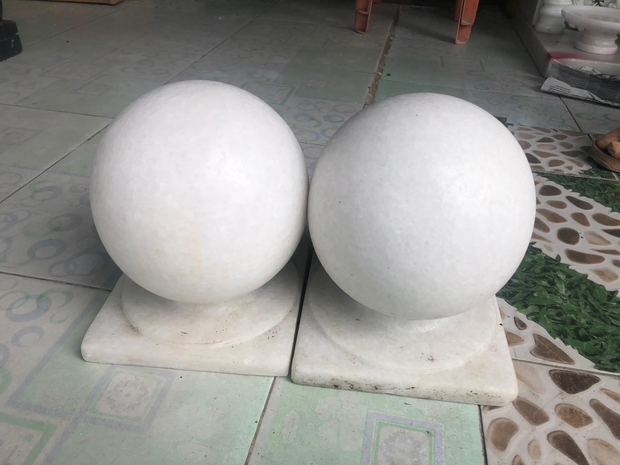 [FreeshipMAX] Quả cầu đá trắng non nước chân trụ cổng 22 cm