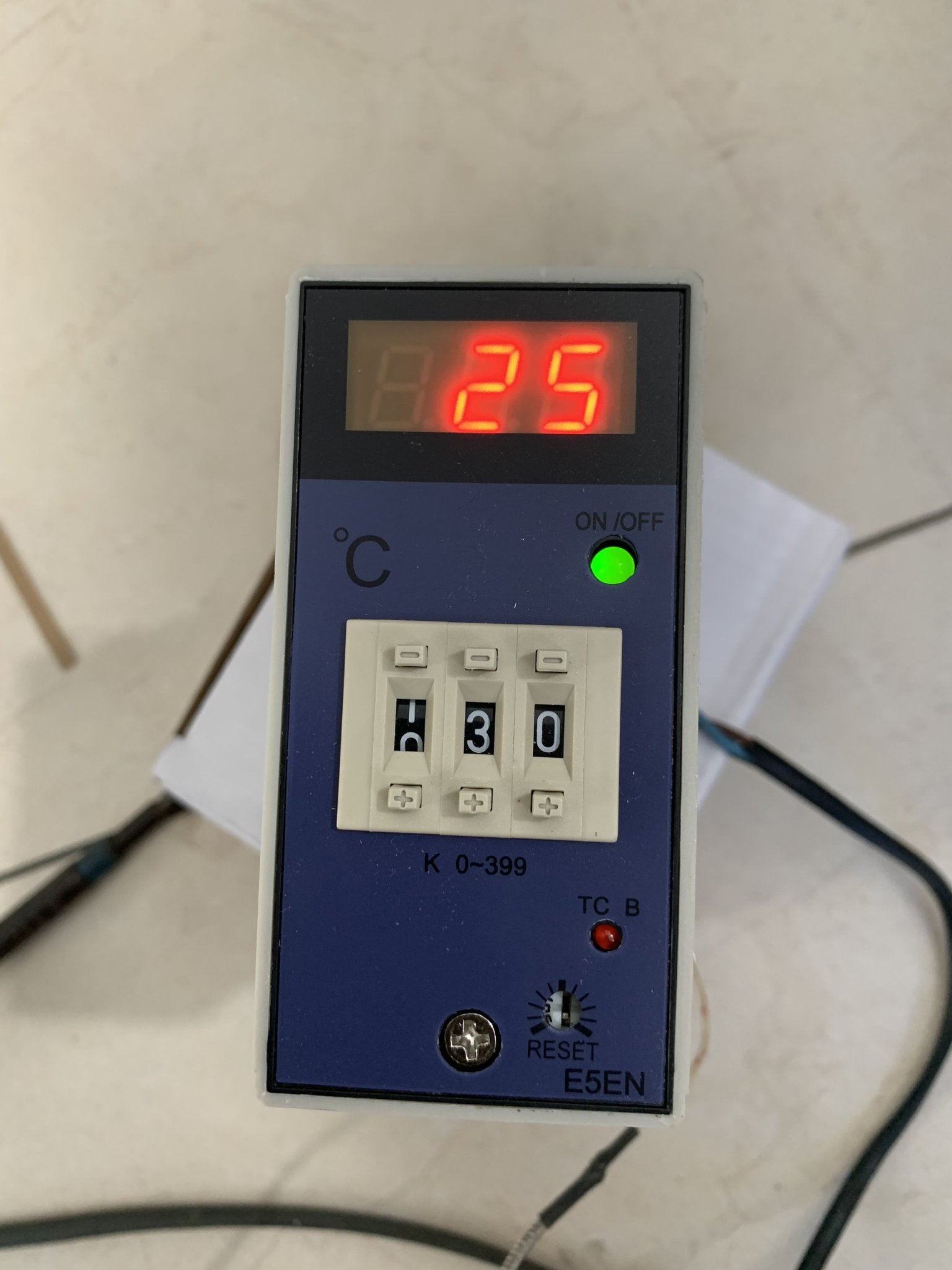 ĐỒNG HỒ NHIỆT ĐỘ E5EN-YR40K