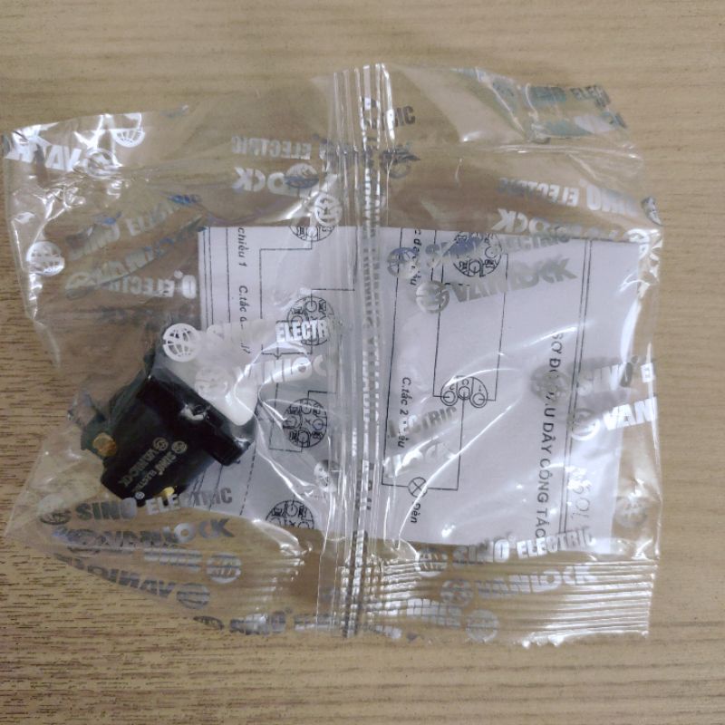 Công tắc trung gian đa chiều 10A SINO S30MI dòng S18