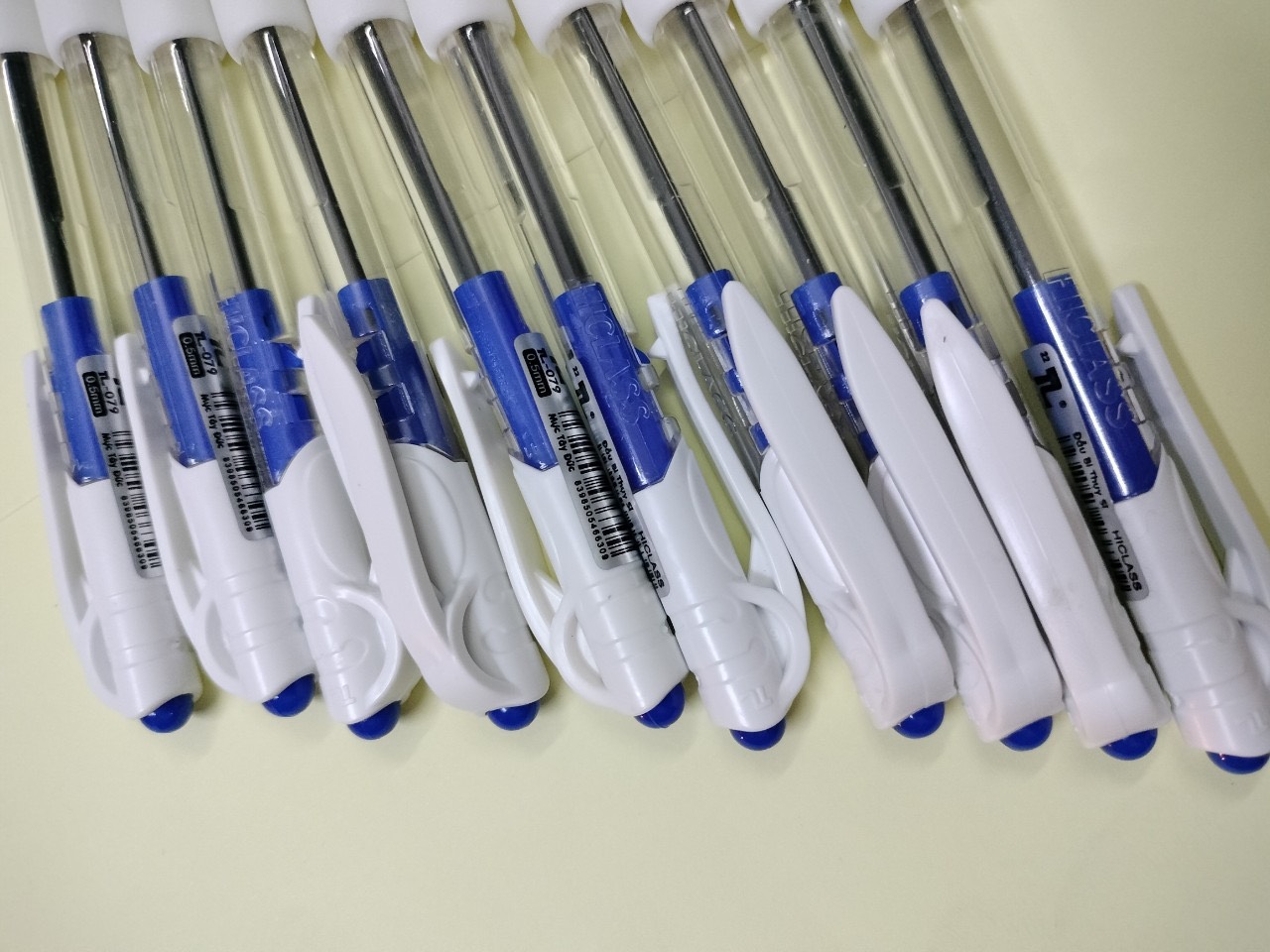 Bút Bi xanh TL (Hộp 20 Chiếc)