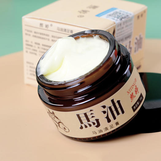 Kem dầu ngựa bôi nứt gót chân