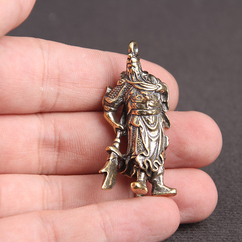 Tượng Phong Thủy Hình Quan Công Cầm Đao (Kích Thước: 4.6cm x 2.5cm)