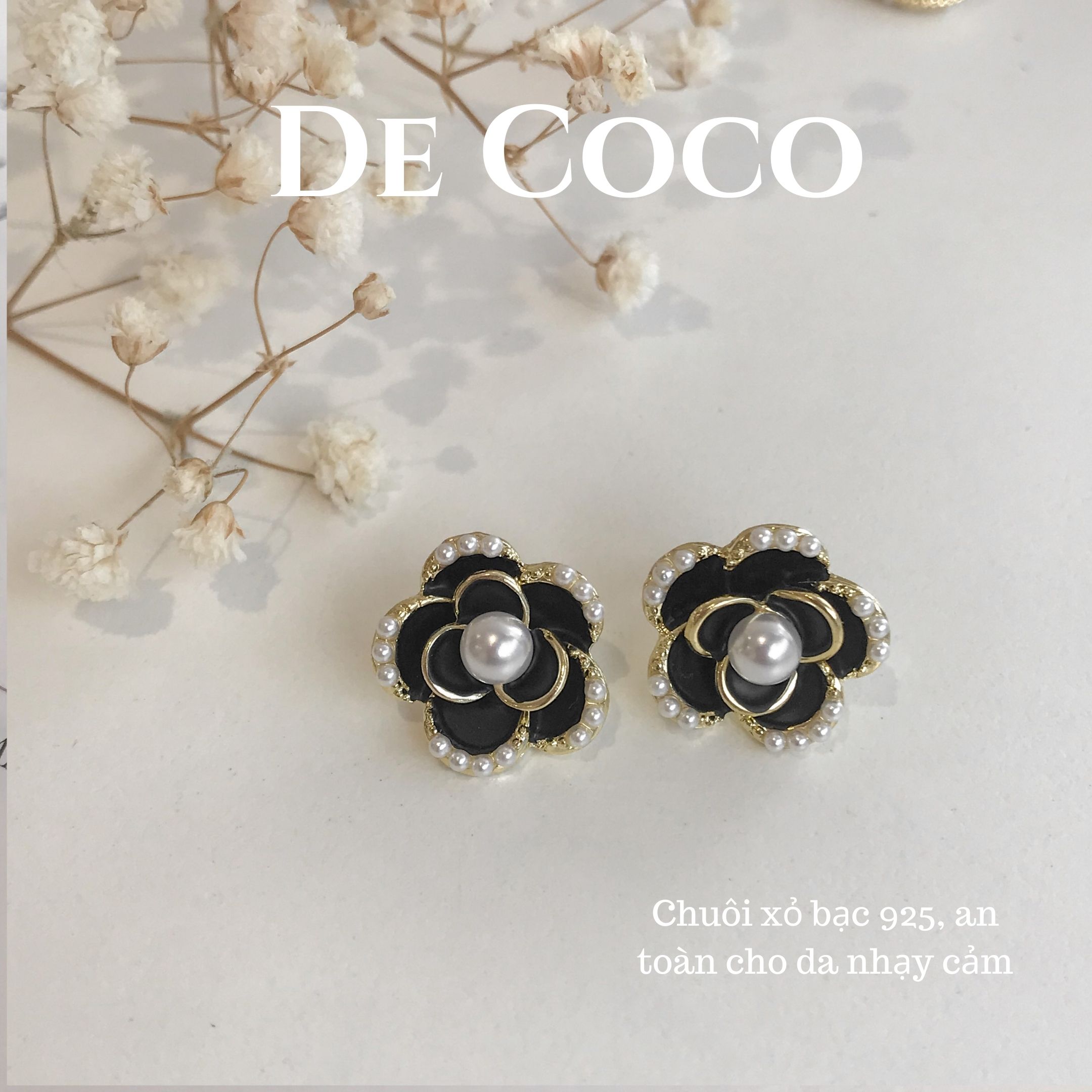 Bông tai hoa đen đính hạt trai Black Rosé De Coco decoco.accessories