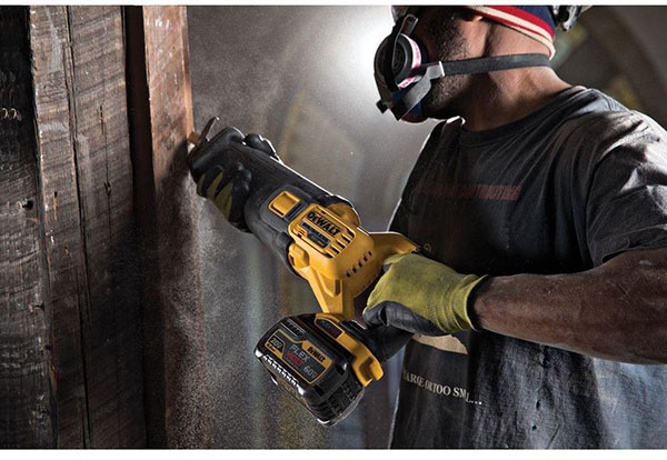 [HCM]Máy cưa kiếm dùng pin Dewalt DCS388T2-KR