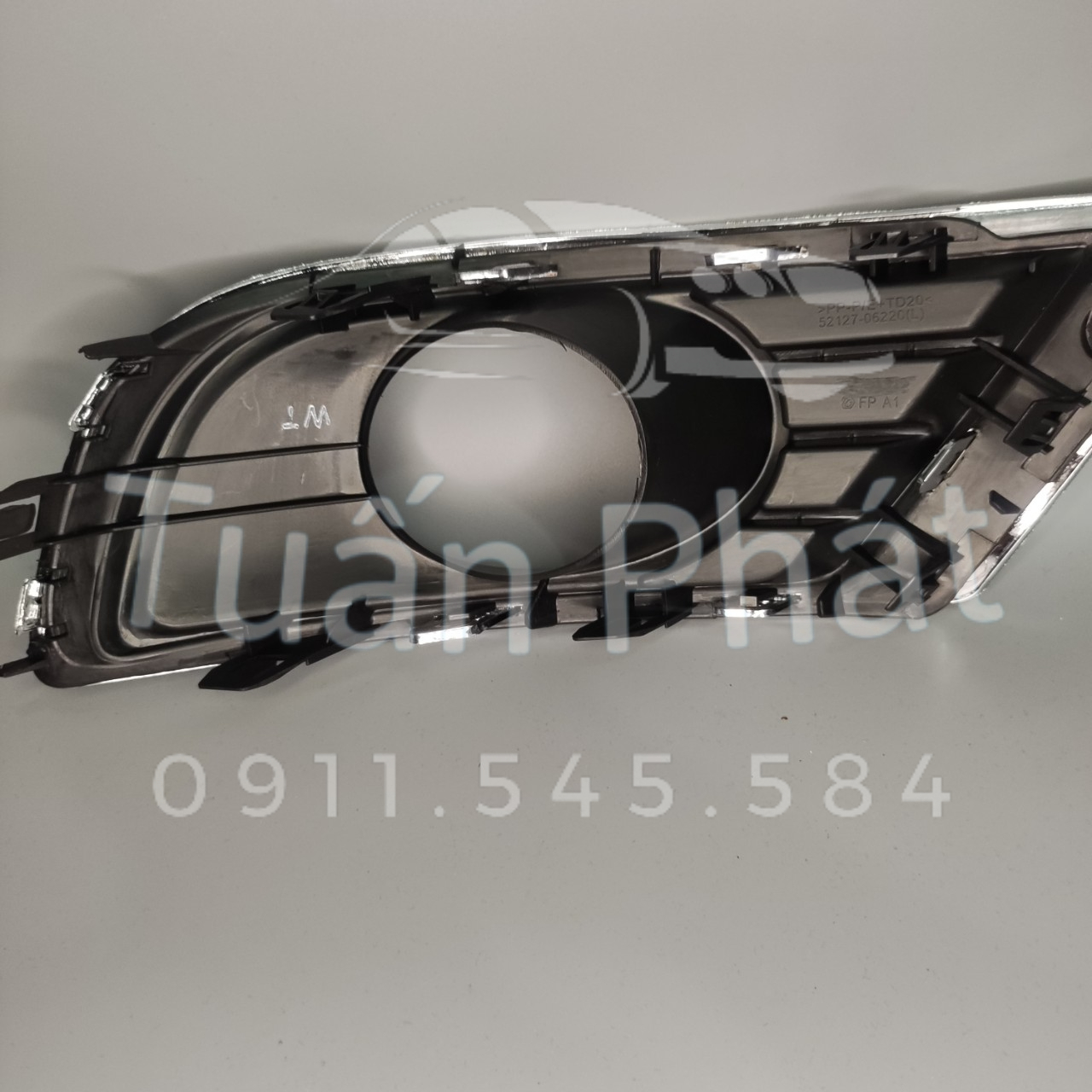 Ốp Đèn Gầm Camry 2009-2012 VN