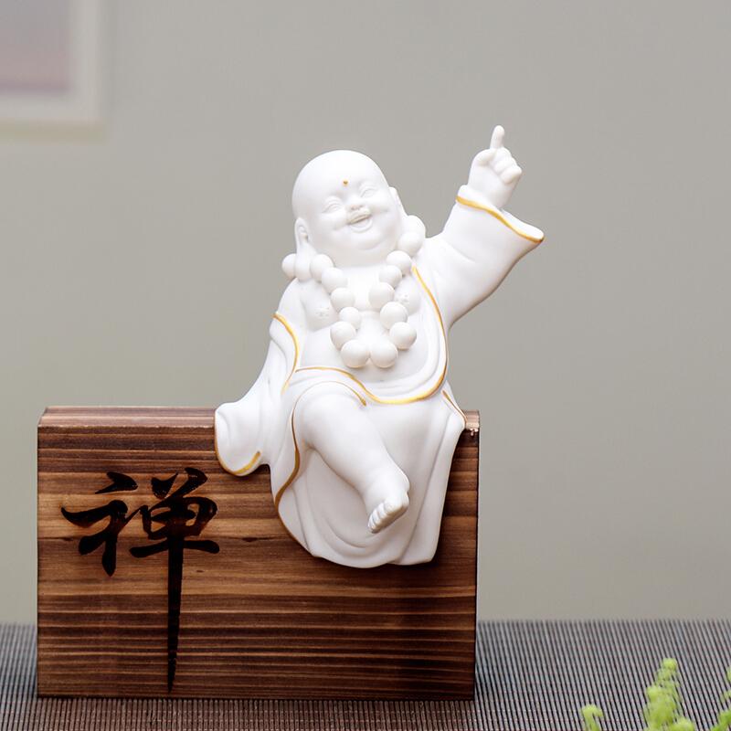 [HCM](Kèm đế gỗ) Tượng Tiếu Phật gốm trắng - mẫu chỉ thiên
