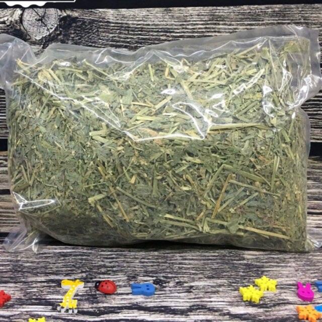 Cỏ Khô Alfalfa 1 Kg - Dành Cho Thỏ Bọ - [Nông Trại Thú Cưng]