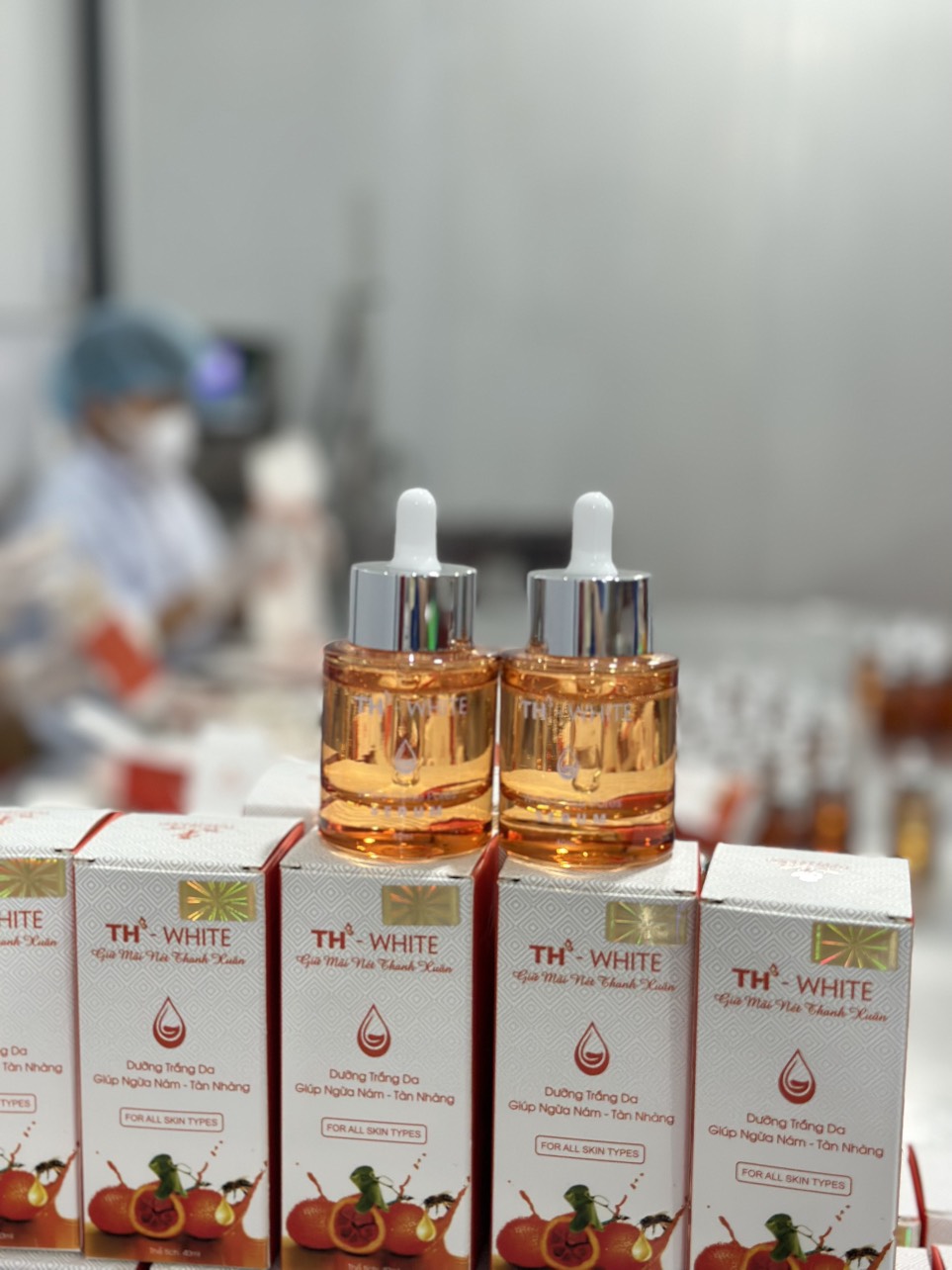 Serum trắng da se khít lỗ chân lông TH-White 40ml