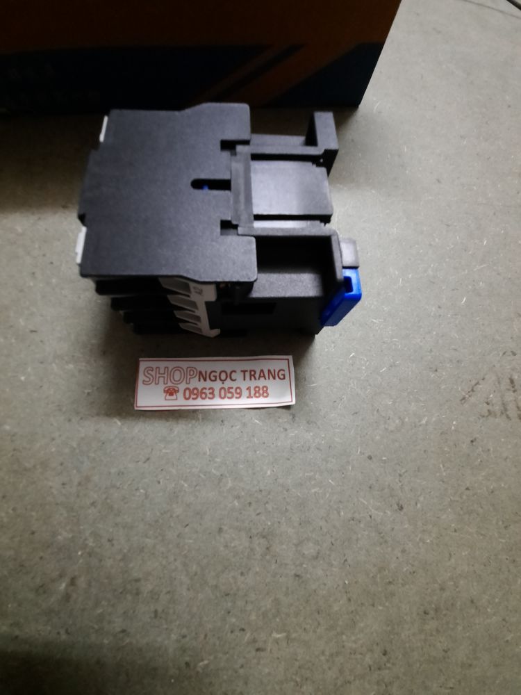 Khởi Động Từ 18A - 1810 - 220V