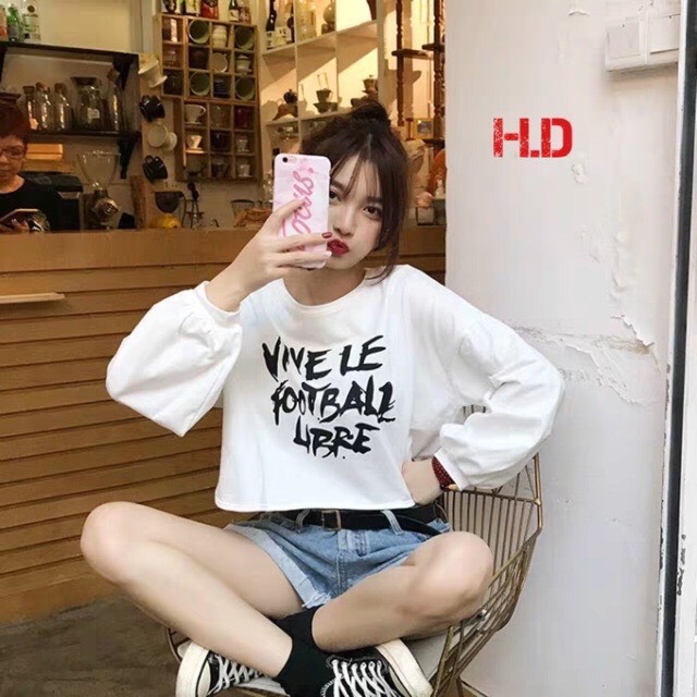 Áo croptop form rộng tay dài in chữ trước ngực cá tính TTSLA0229
