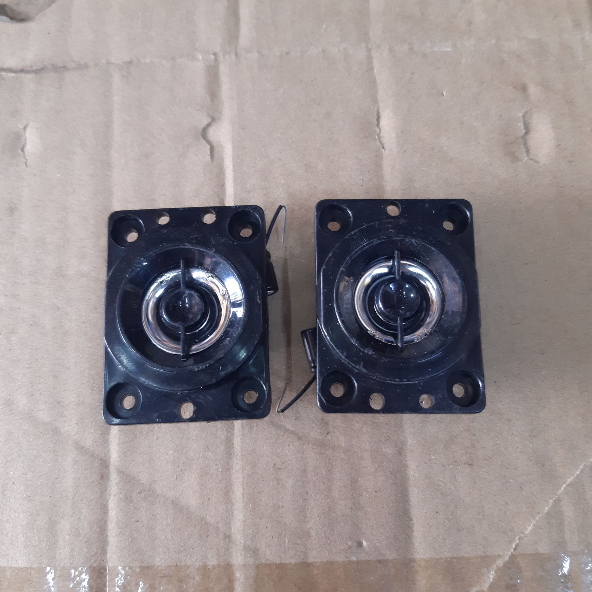 [HCM]Treble  loa control giá 59k 2 cái