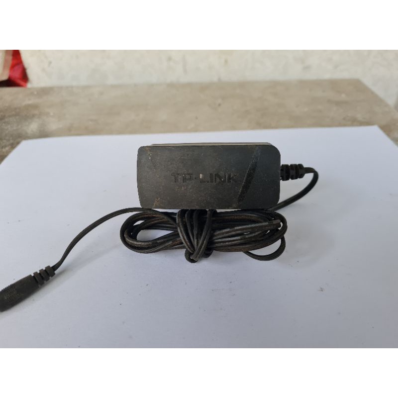 Apdapter 9V 0.5A-0.8A.(hàng đã qua sử dụng)