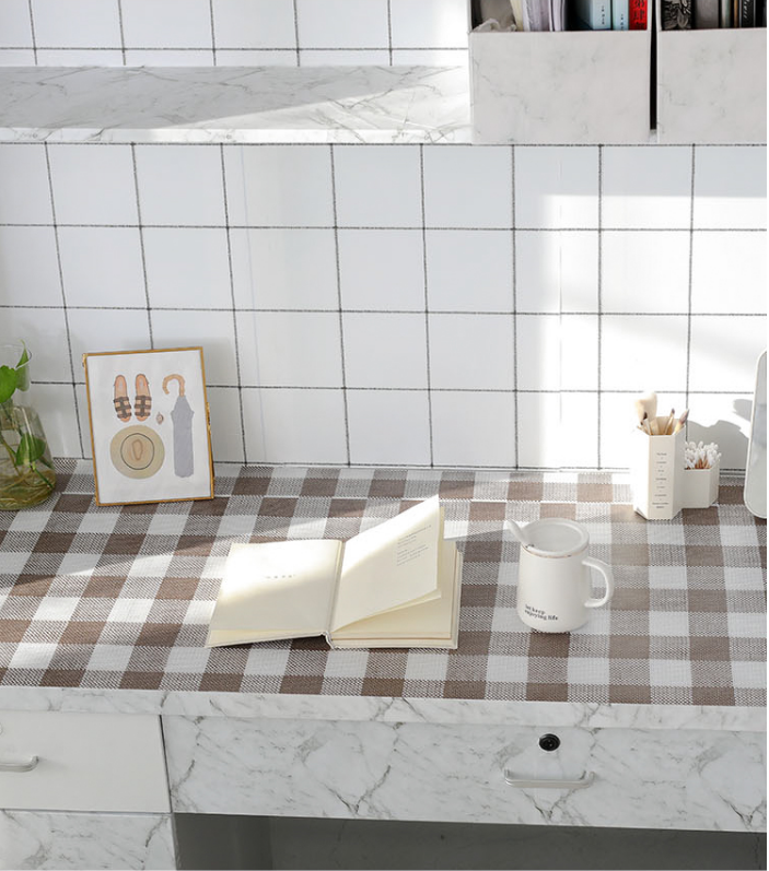 Cuộn 10 Mét Giấy Dán Tường Khổ 45cm Có Keo -Mẫu Ô Vuông Hiện Đại