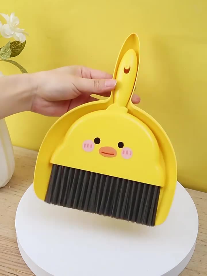Chổi quét bụi mini kết hợp chổi quét tóc / chổi quét bụi hình vịt vàng